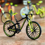 Bicicleta a Escala Modelo 6 MTB Negro con Amarillo